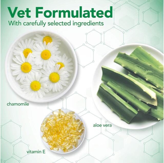 Vet's Best Waterless Foam Cat Shampoo with Aloe Vera, Chamomile & Vitamin E - Image 4
